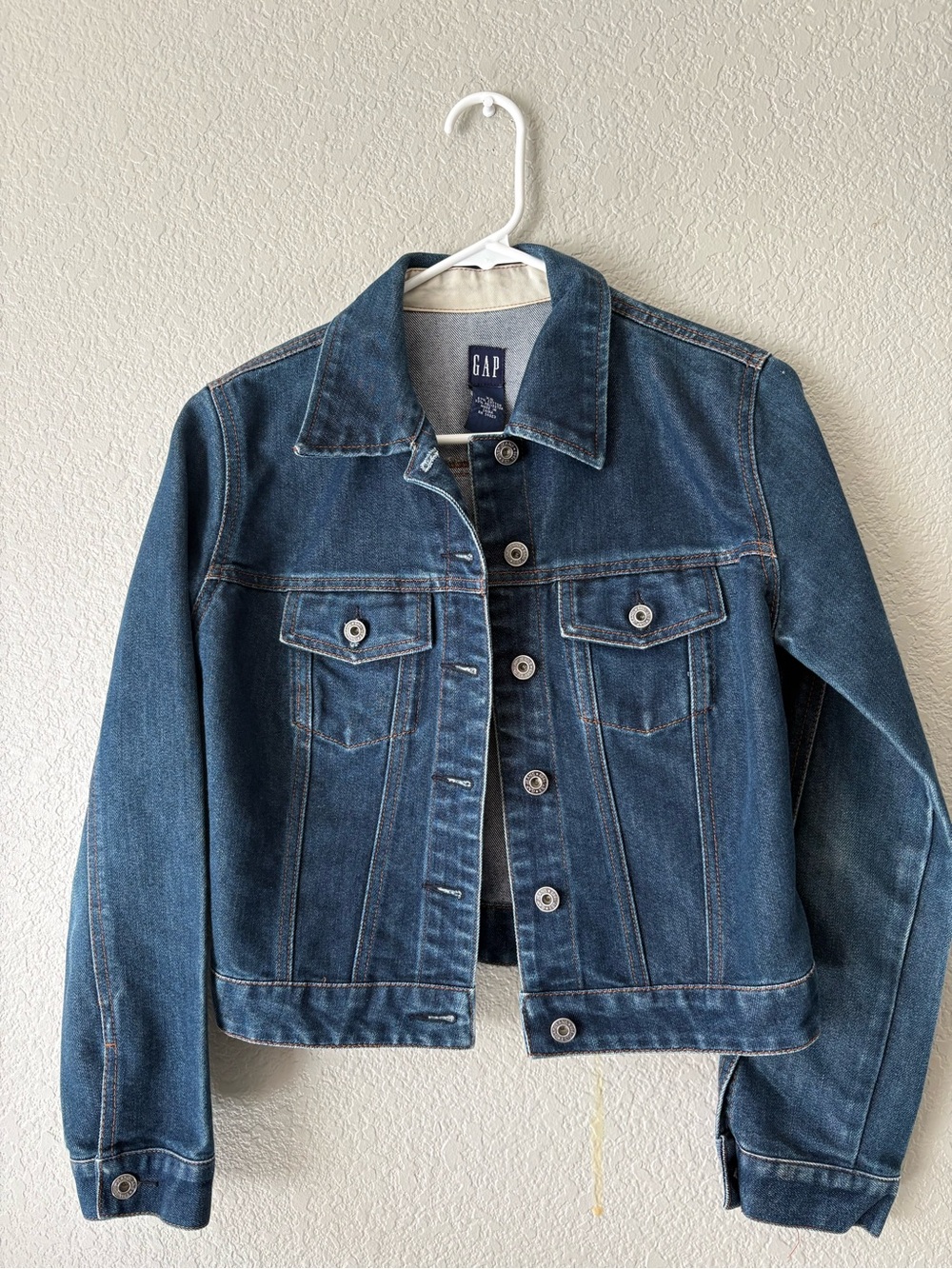 GAP Women's Denim Jacket in Medium Blue Wash